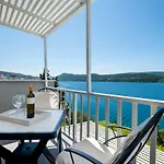 Lukrecia Apartmán Neum