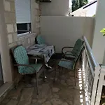 Lukrecia Appartement *
