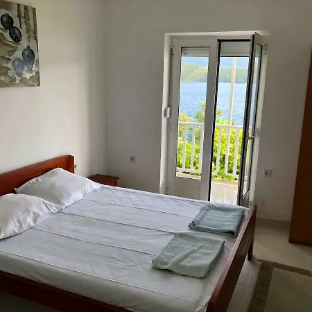 Lukrecia Apartmán Neum