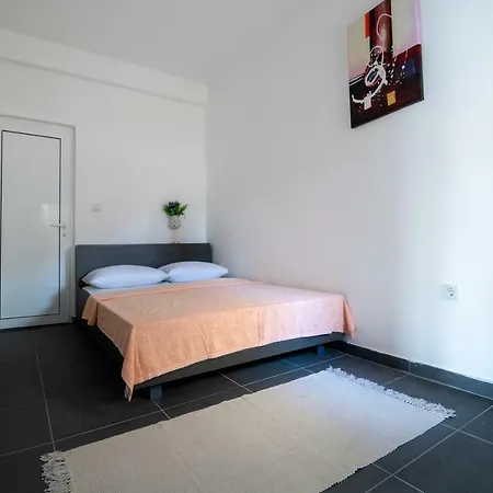 Lukrecia Apartmán *