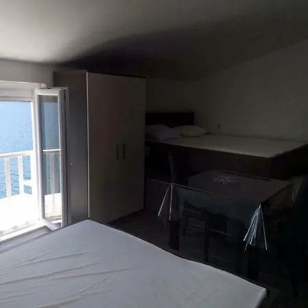 Lukrecia Apartamento *
