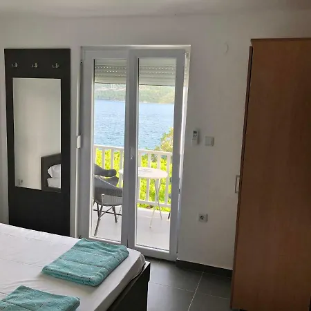 Lukrecia Apartmán Neum