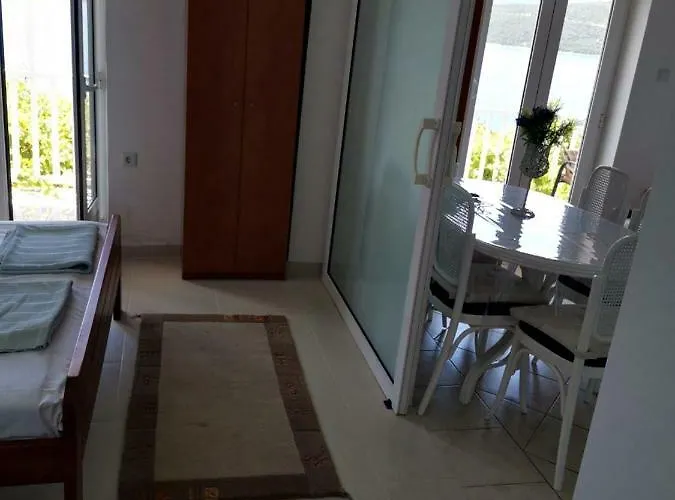 Lukrecia Appartement Neum