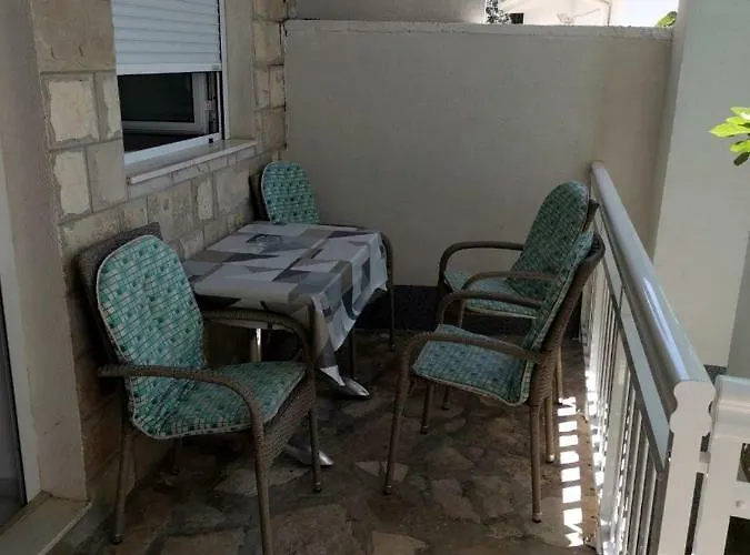 Lukrecia Appartement *