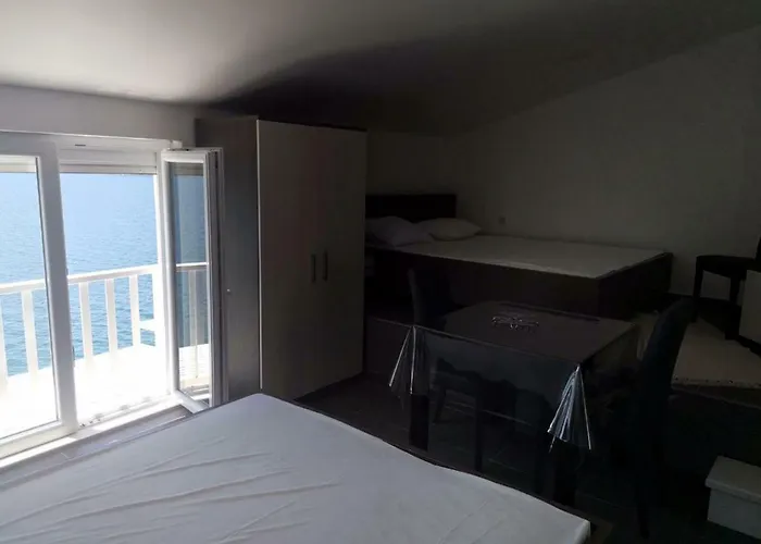 Lukrecia Appartement *